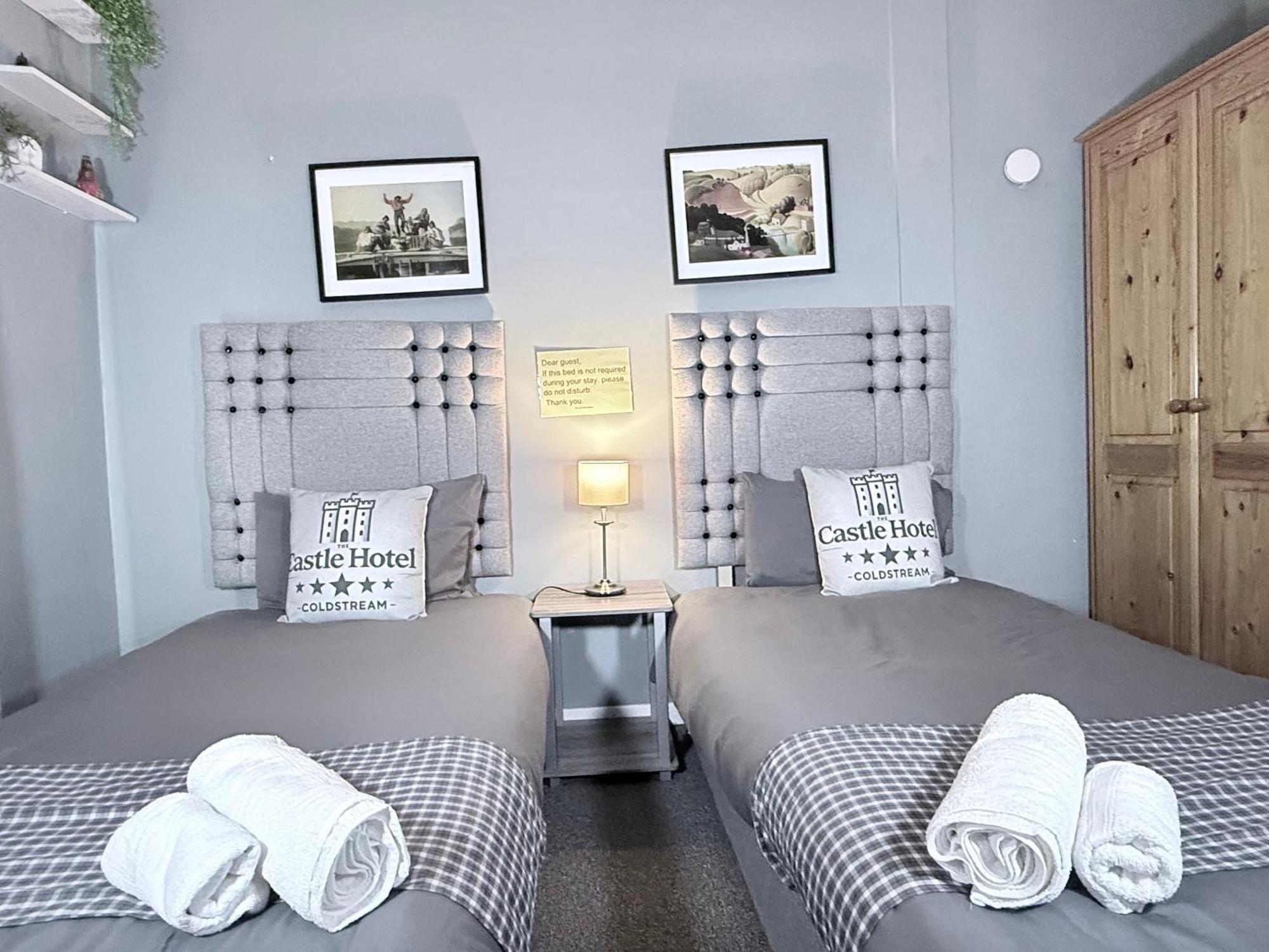 Self Check In Room Accommodation Only The Castle, Coldstream Buitenkant foto